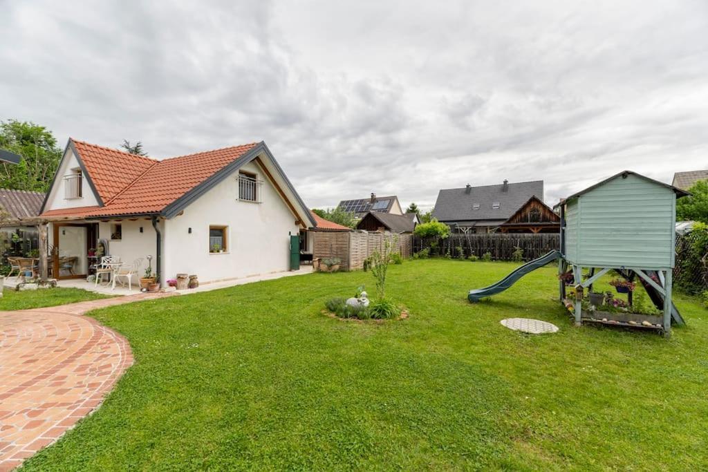Idyllic Holiday Home - Relaxation Place ライプニッツ エクステリア 写真